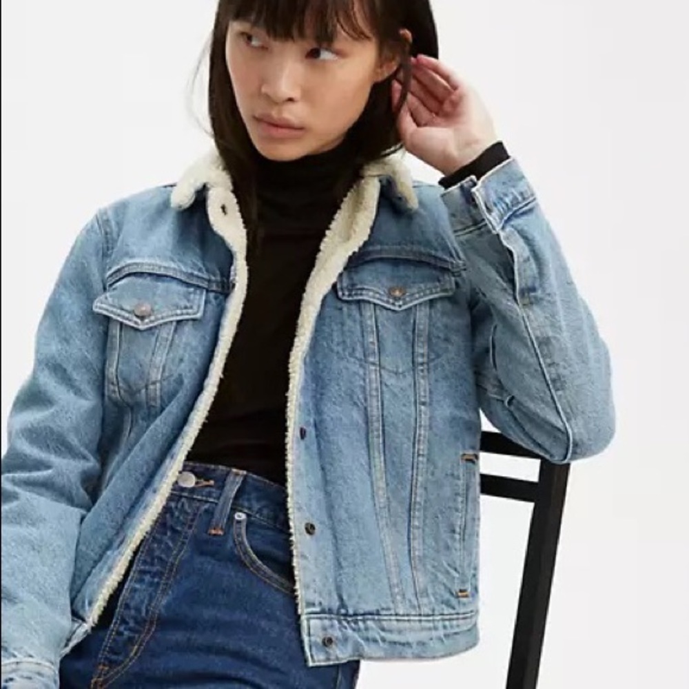 LEVIS Sherpa Lined Trucker Jean Jacket